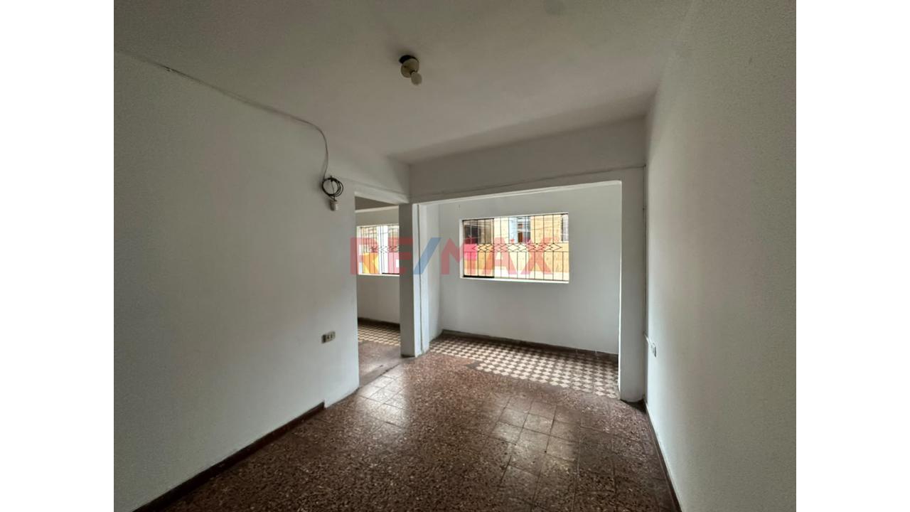 Casa 4 Pisos En El Agustino Cerca A Avenidas Principales - 11