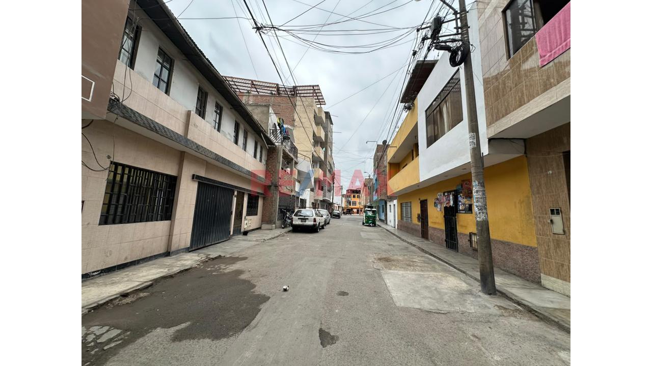 Casa 4 Pisos En El Agustino Cerca A Avenidas Principales - 19