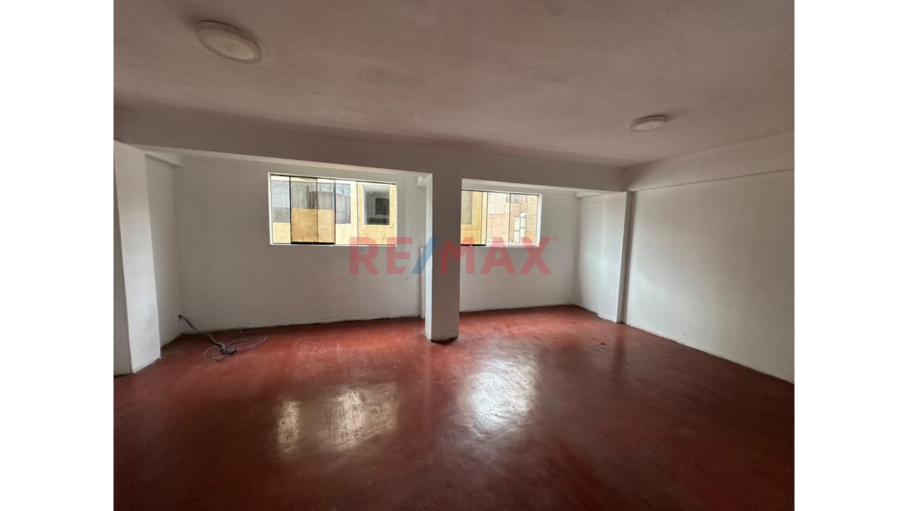 Casa 4 Pisos En El Agustino Cerca A Avenidas Principales - 9