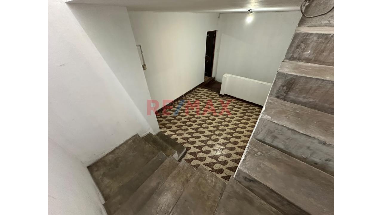 Casa 4 Pisos En El Agustino Cerca A Avenidas Principales - 6