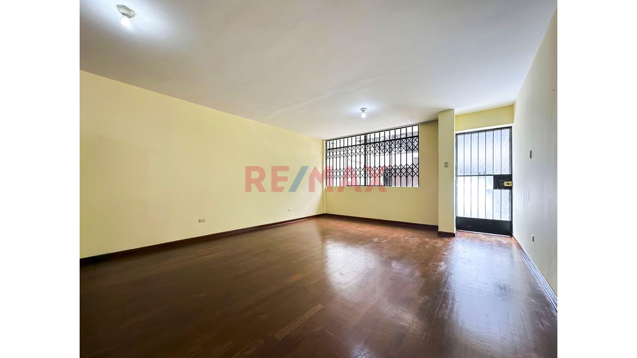 🏡 En Venta Departamento En Primer Piso – Santa Raquel, La Molina - 4