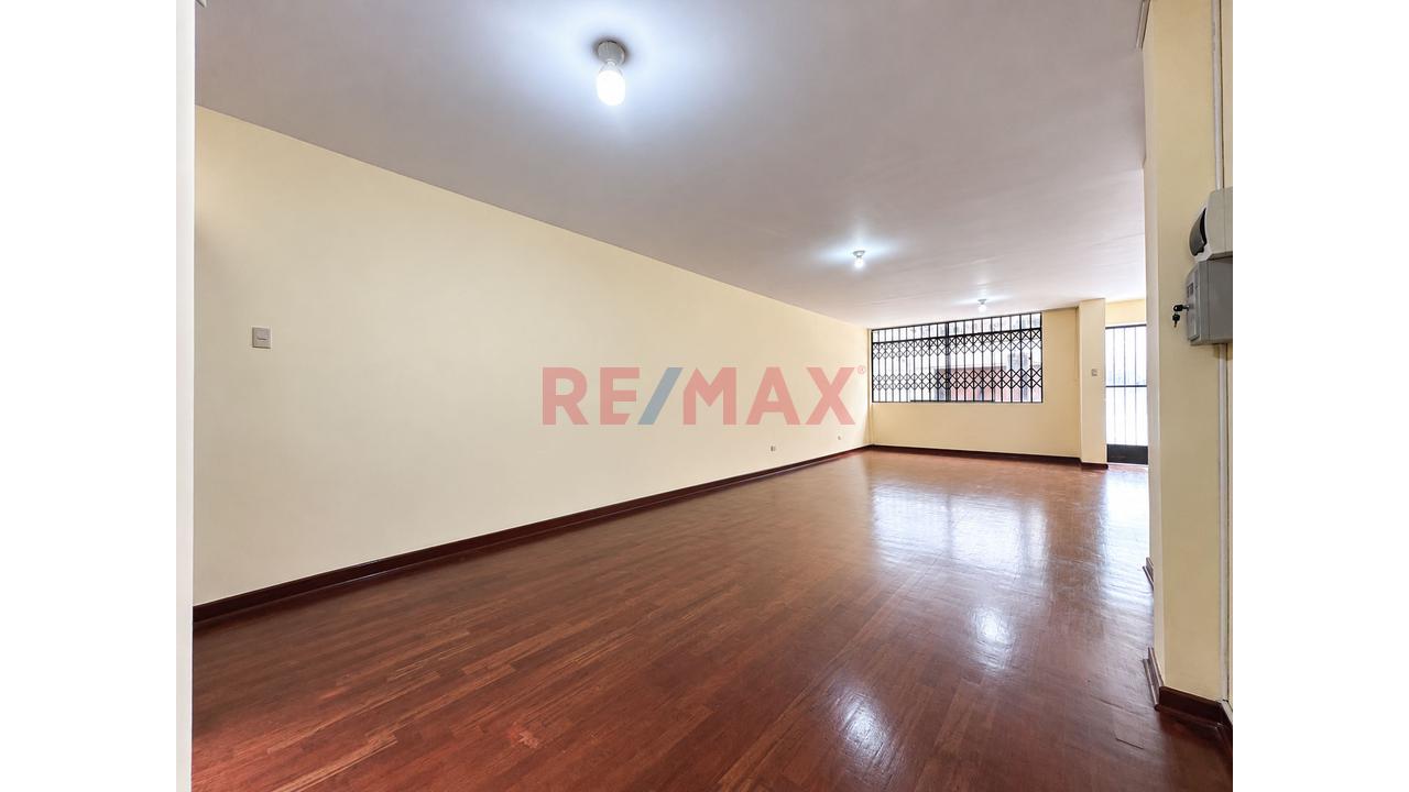 🏡 En Venta Departamento En Primer Piso – Santa Raquel, La Molina - 3