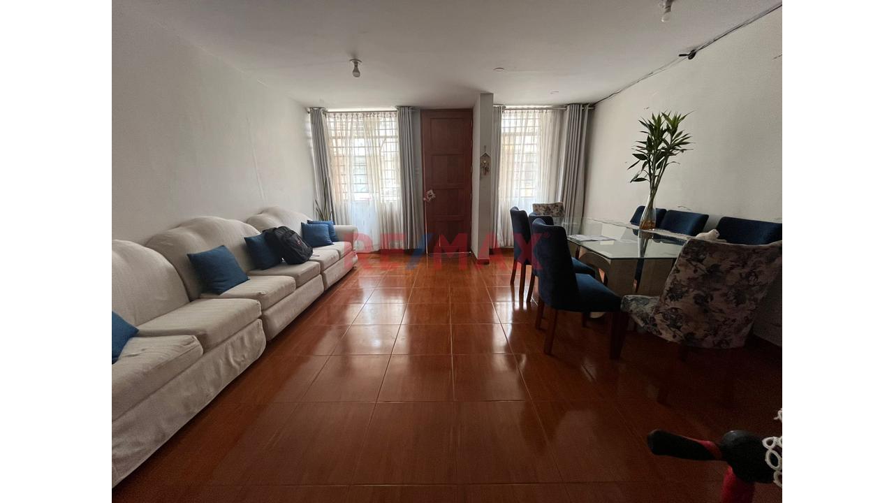 Venta Casa 3 Pisos Urb Villa Santa Maria