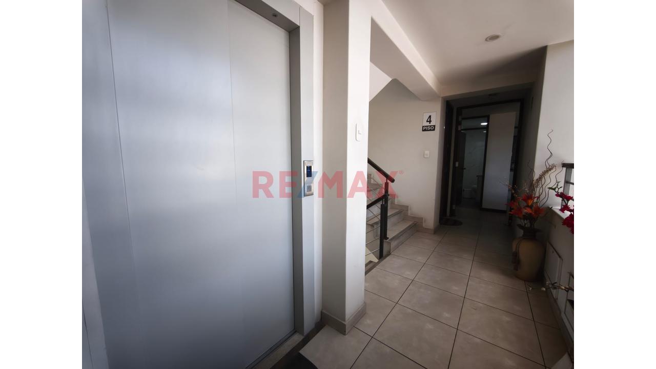 🏡✨ ¡Vive Con Estilo En Tahuaycani! | Amplio Departamento Con Ascensor Y Cochera - 4
