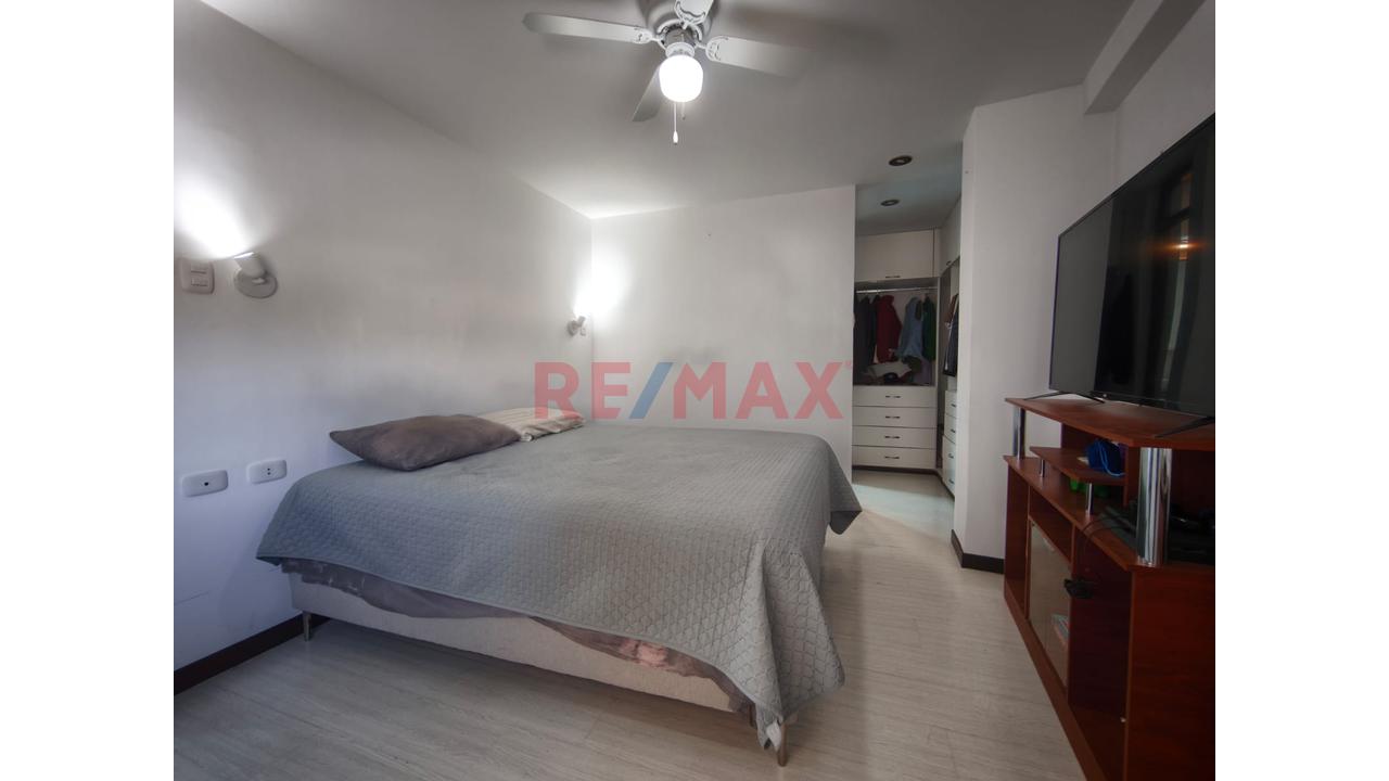 🏡✨ ¡Vive Con Estilo En Tahuaycani! | Amplio Departamento Con Ascensor Y Cochera - 9
