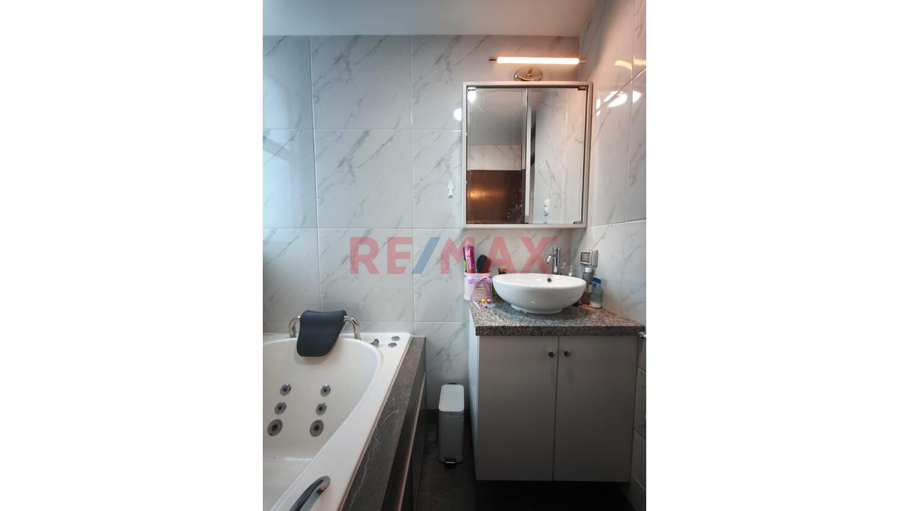🏡✨ ¡Vive Con Estilo En Tahuaycani! | Amplio Departamento Con Ascensor Y Cochera - 11