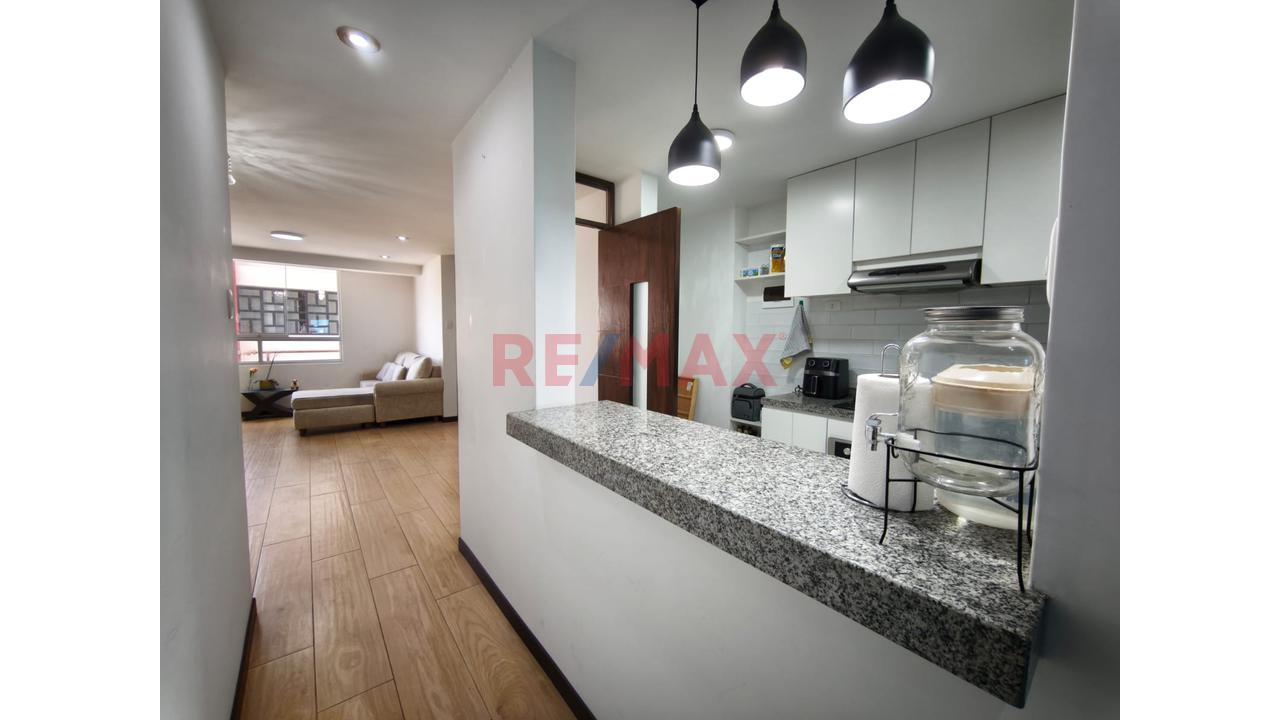 🏡✨ ¡Vive Con Estilo En Tahuaycani! | Amplio Departamento Con Ascensor Y Cochera - 7