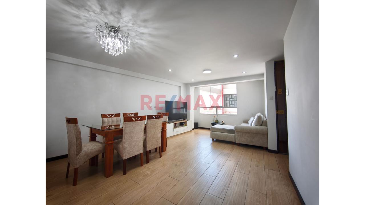🏡✨ ¡Vive Con Estilo En Tahuaycani! | Amplio Departamento Con Ascensor Y Cochera