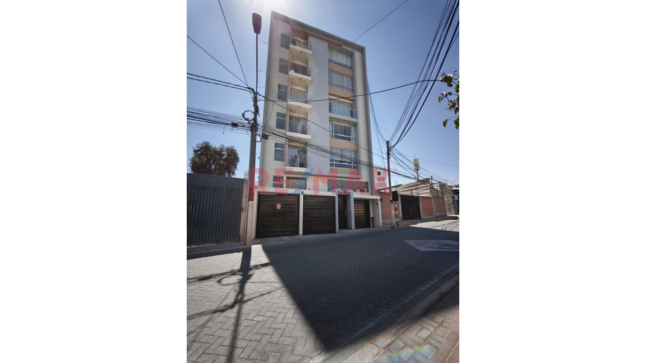 🏡✨ ¡Vive Con Estilo En Tahuaycani! | Amplio Departamento Con Ascensor Y Cochera - 2