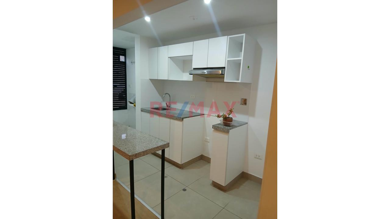 🏡 ¡Alquiler De Departamento En Chorrillos – S/ 1,750!  📍 Mariscal Castilla 565 – Edificio Almare | Dpto. 502 - 5