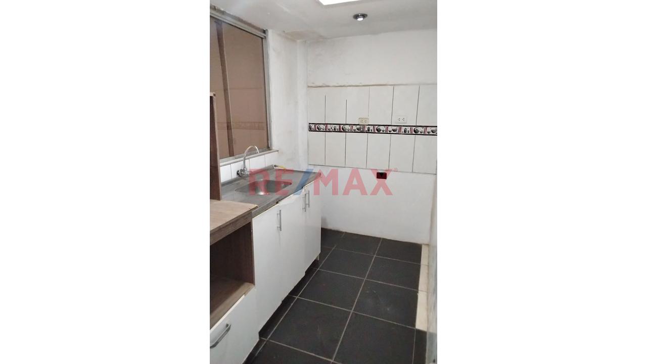 Casa De 2 Pisos En Venta A Pocos Minutos De Centro Civico , Minsa,  Frente A Parque Pariñas Talara — foto 3