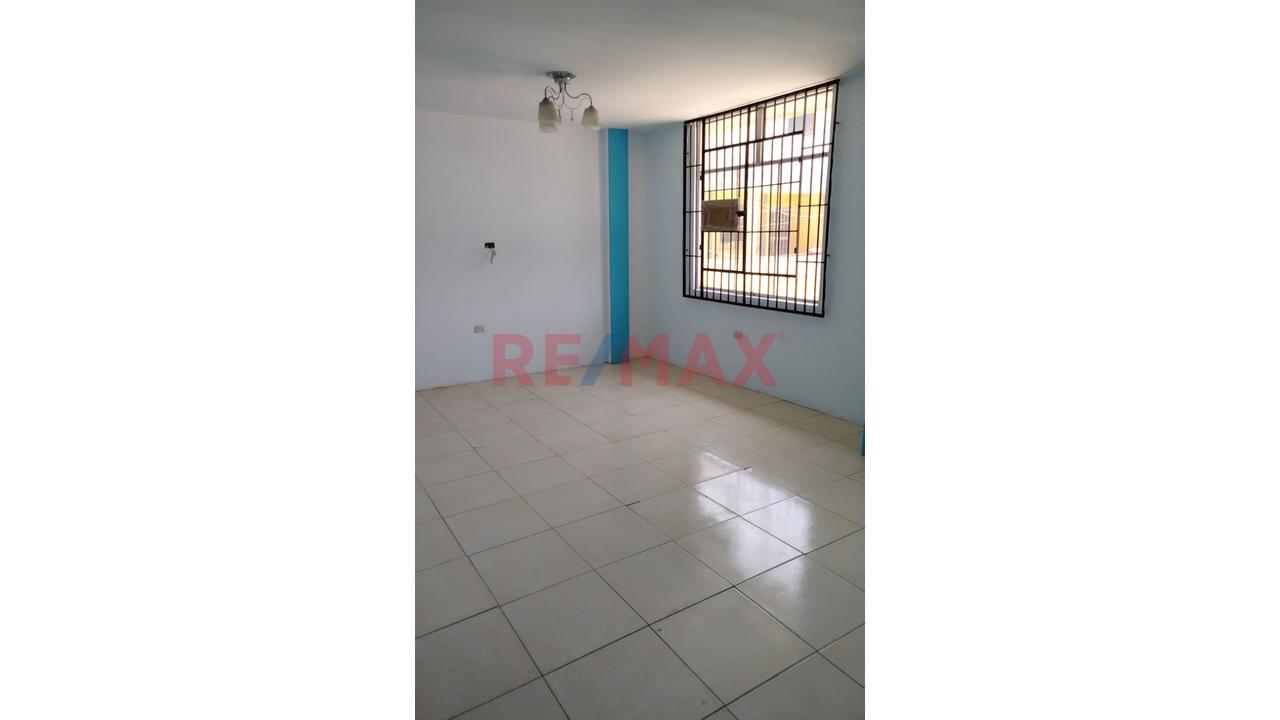 Casa De 2 Pisos En Venta A Pocos Minutos De Centro Civico , Minsa,  Frente A Parque Pariñas Talara — foto 8