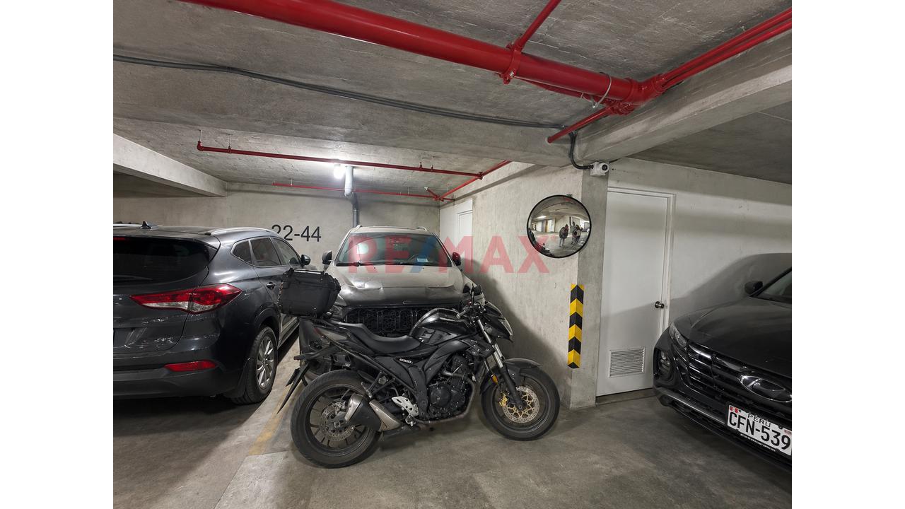 Venta De Departamento En Breña - 12
