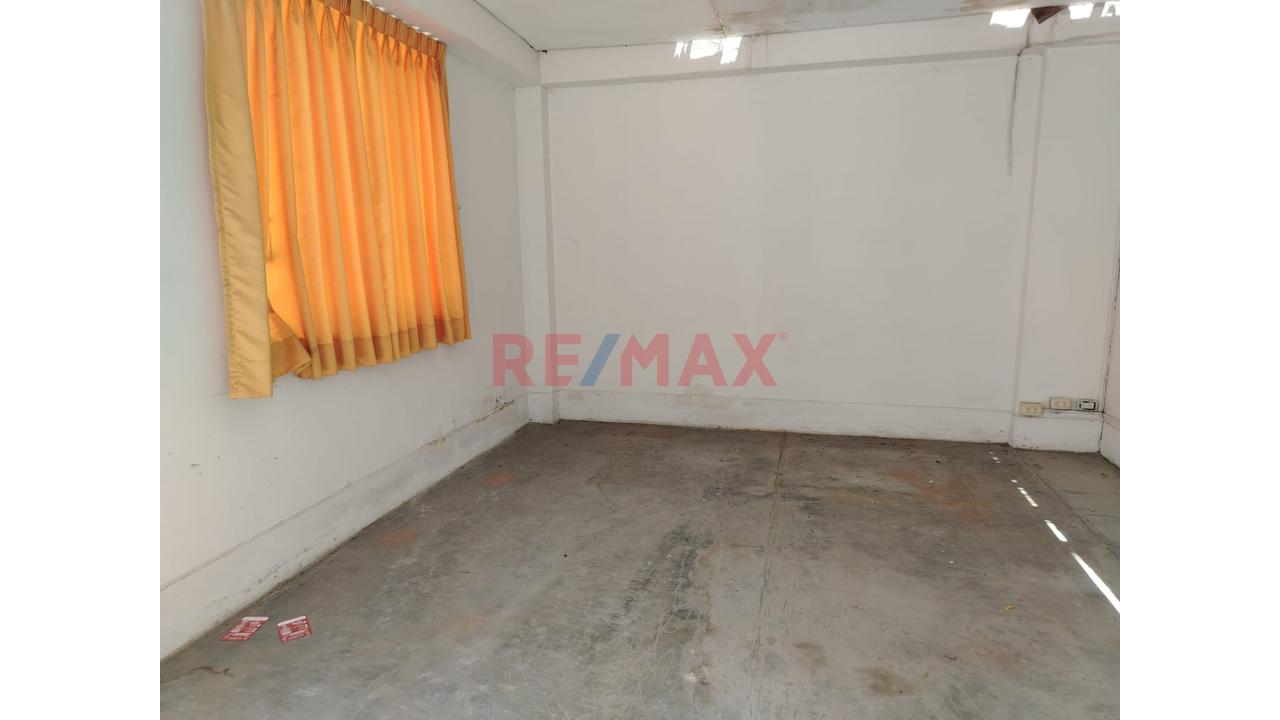 Alquiler Casa – En Esquina En Urb. Covida 1Ra Etapa 200M2 — foto 3