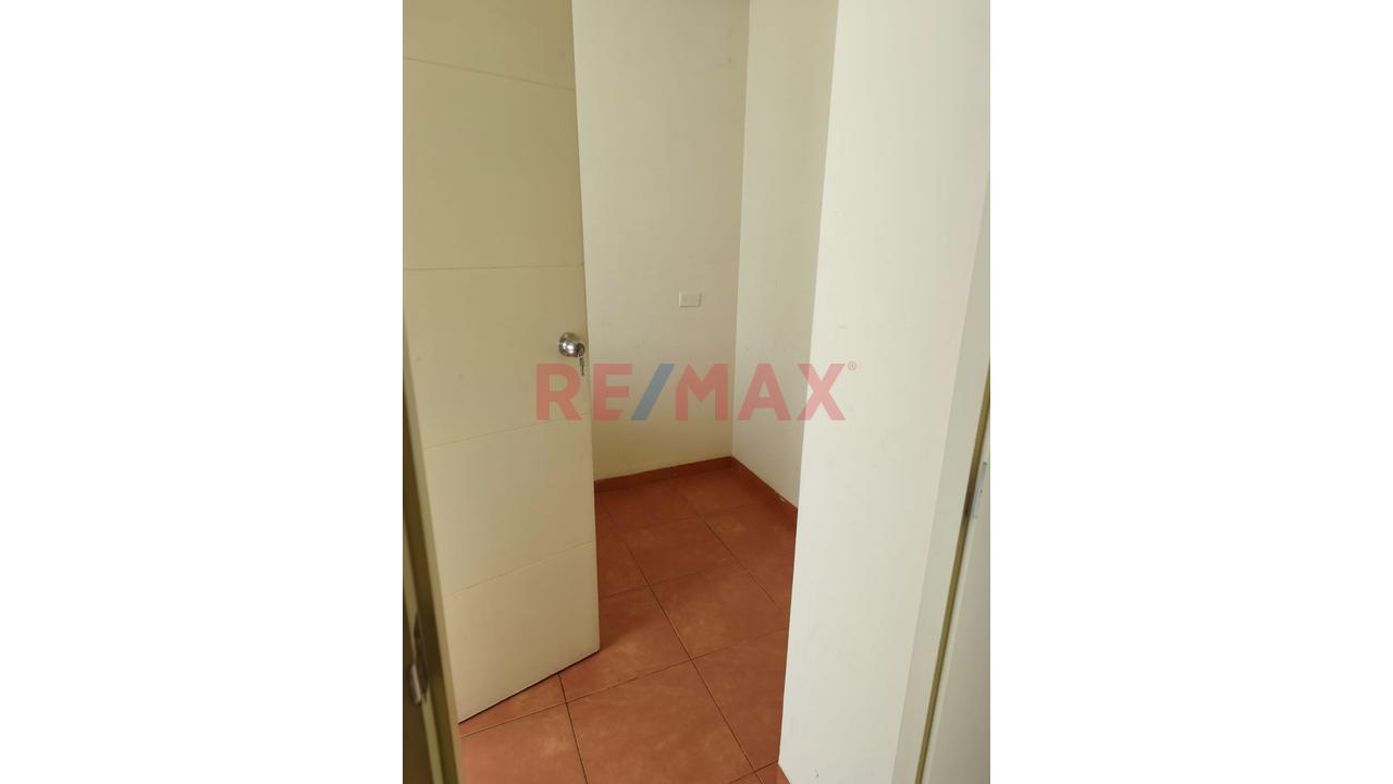 Alquiler Departamento Segundo Piso C/Cochera Por Plaza Yanahuara — foto 4