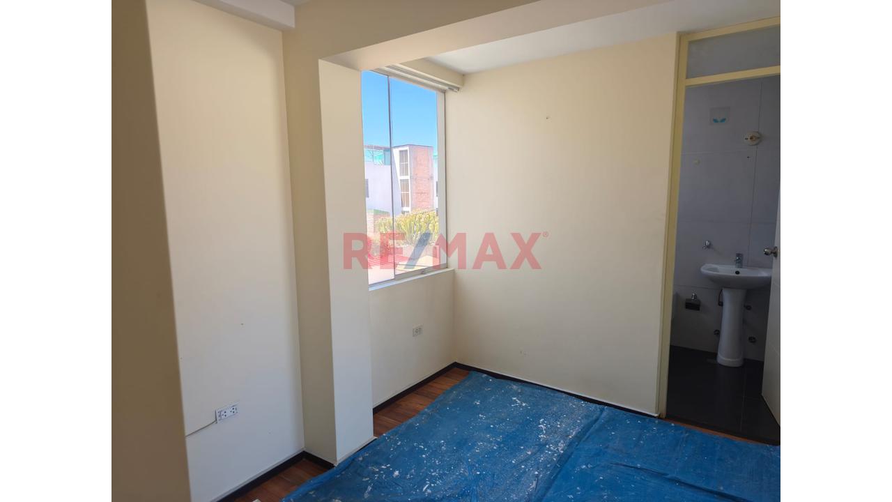 Alquiler Departamento Segundo Piso C/Cochera Por Plaza Yanahuara — foto 9