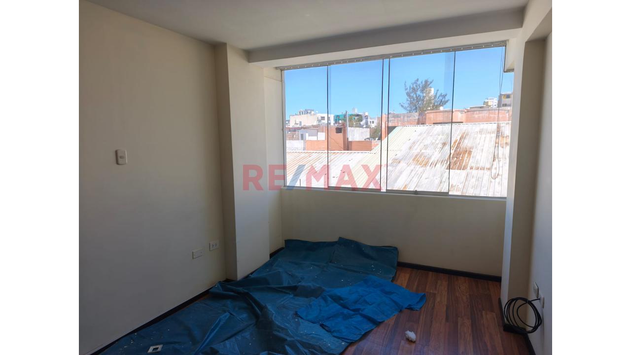 Alquiler Departamento Segundo Piso C/Cochera Por Plaza Yanahuara — foto 12