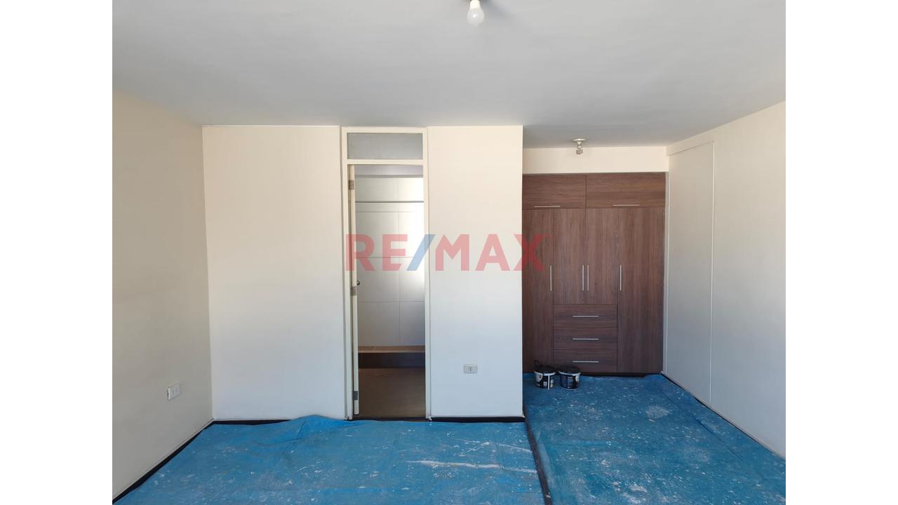 Alquiler Departamento Segundo Piso C/Cochera Por Plaza Yanahuara — foto 7