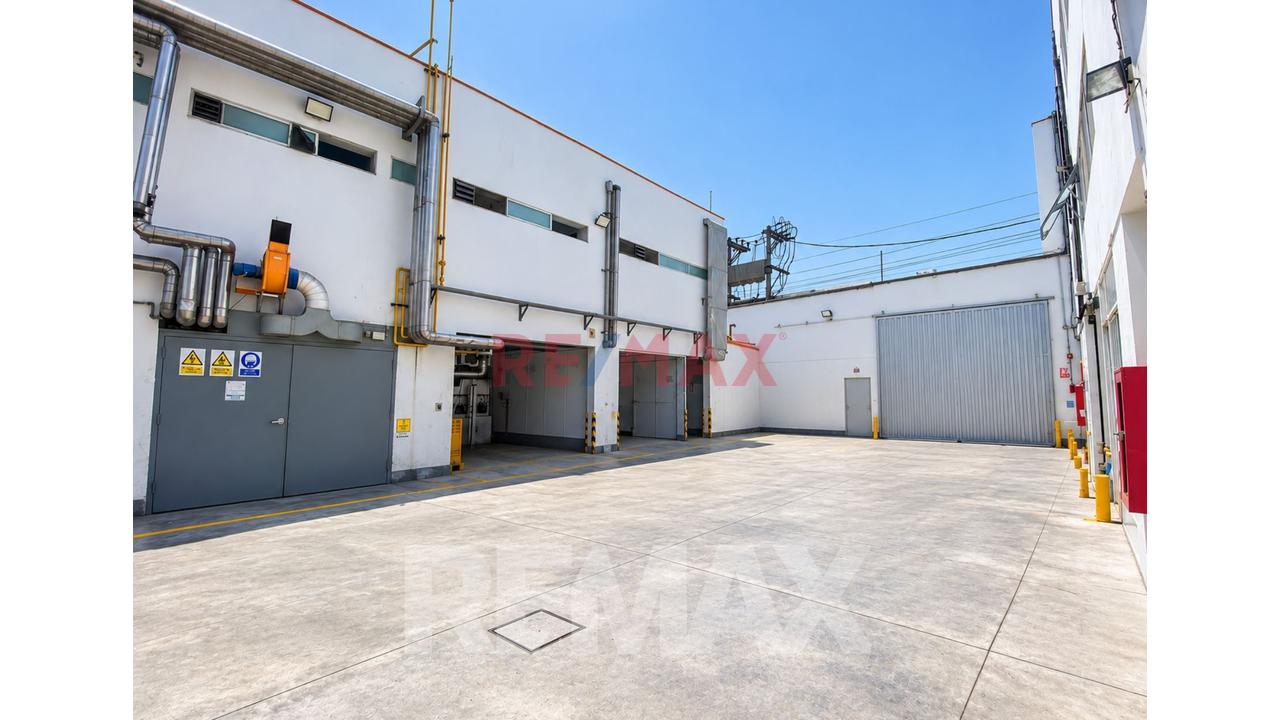Se Vende Local Industrial Para Producción De Alimentos En Ate — foto 9