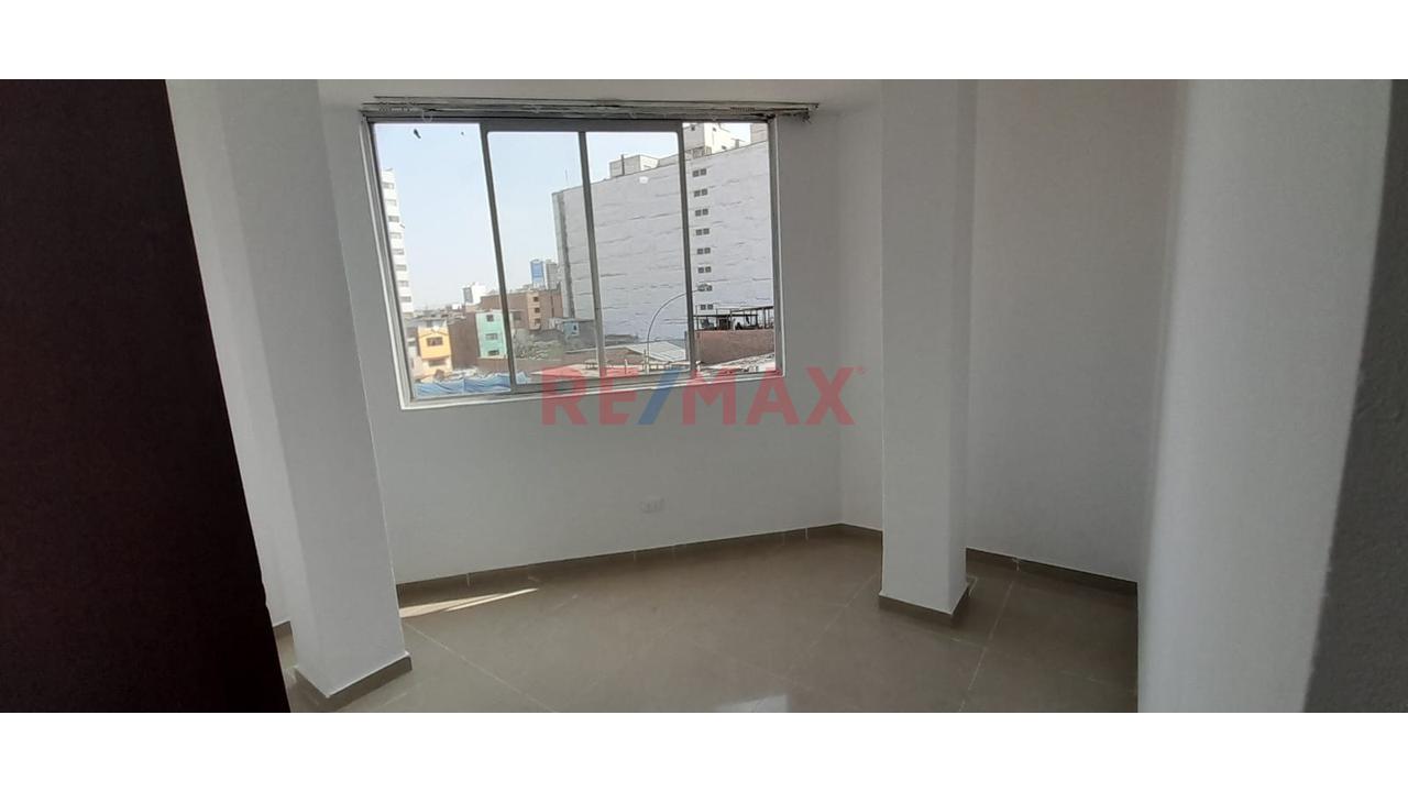 Se Vende Departamento Con Excelente Ubicación En Breña - 5