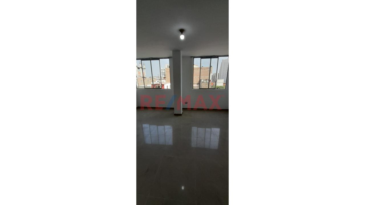 Se Vende Departamento Con Excelente Ubicación En Breña - 14