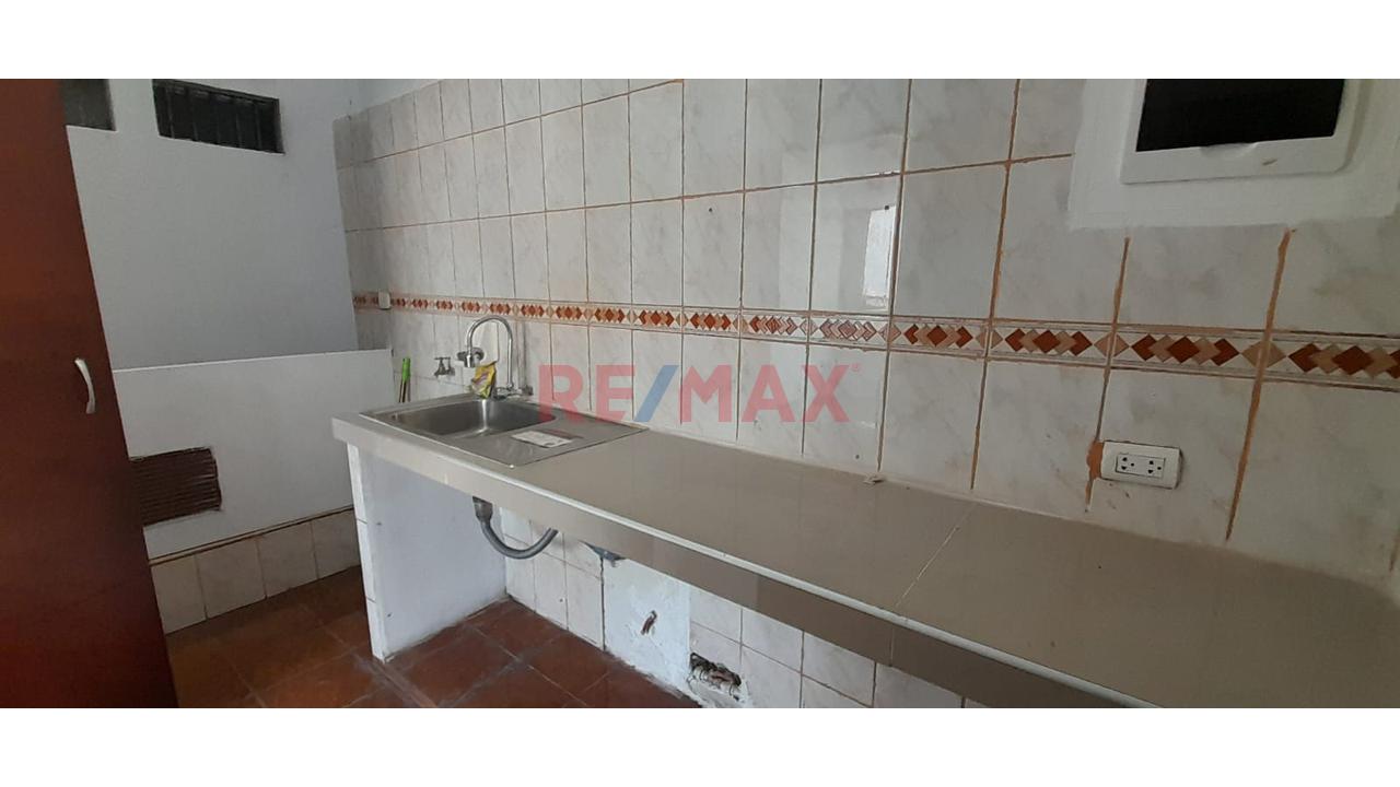 Se Vende Departamento Con Excelente Ubicación En Breña - 11