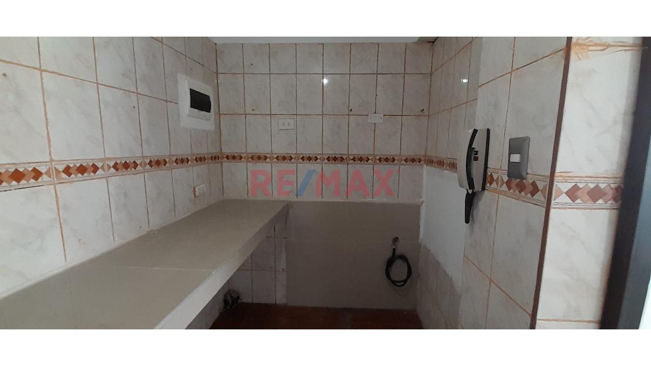 Se Vende Departamento Con Excelente Ubicación En Breña - 12