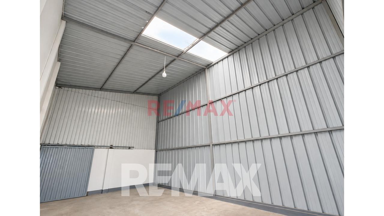 Alquiler De Local Industrial En Ancon - 7