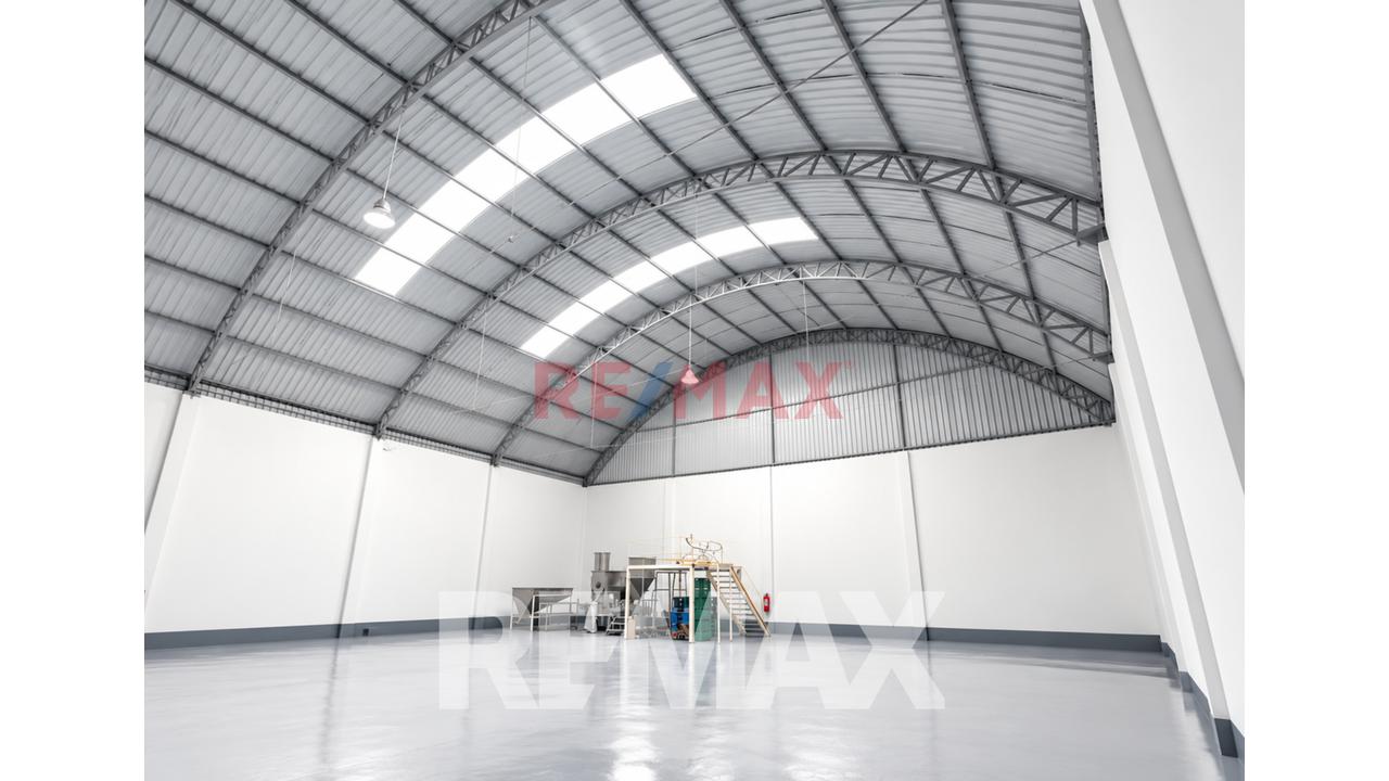 Alquiler De Local Industrial En Ancon - 8
