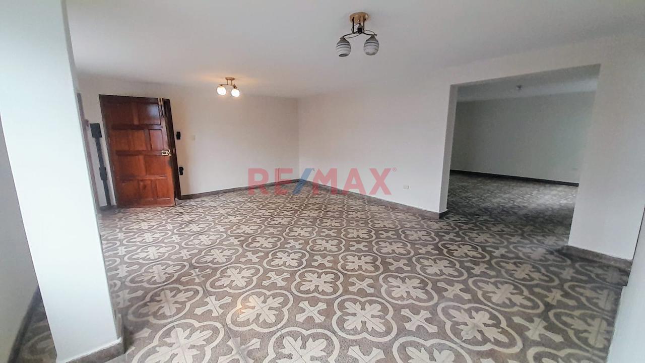 Venta De Amplio Departamento En Urb. El Naranjal – San Martín De Porres - 5