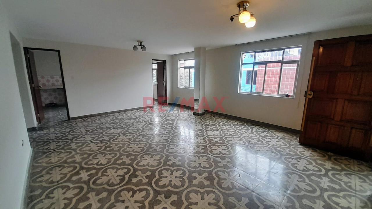 Venta De Amplio Departamento En Urb. El Naranjal – San Martín De Porres - 8