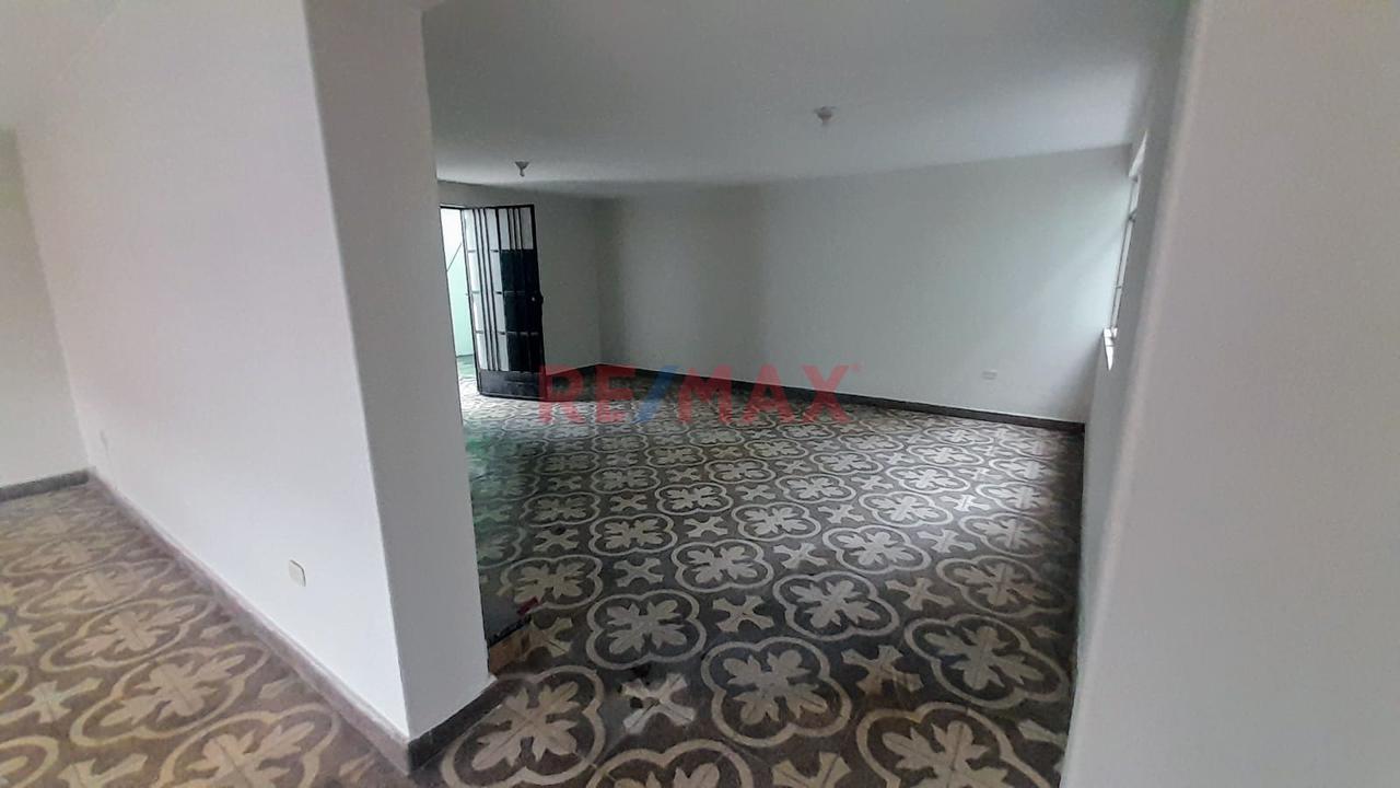 Venta De Amplio Departamento En Urb. El Naranjal – San Martín De Porres - 13