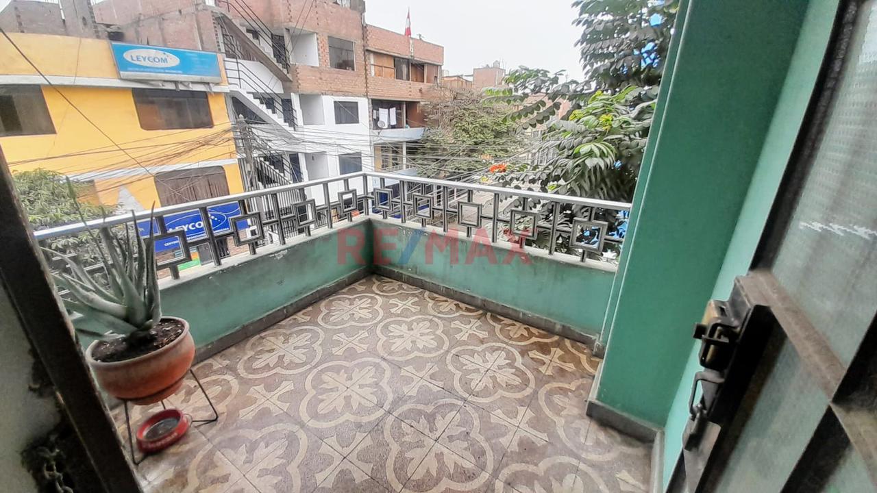 Venta De Amplio Departamento En Urb. El Naranjal – San Martín De Porres - 3
