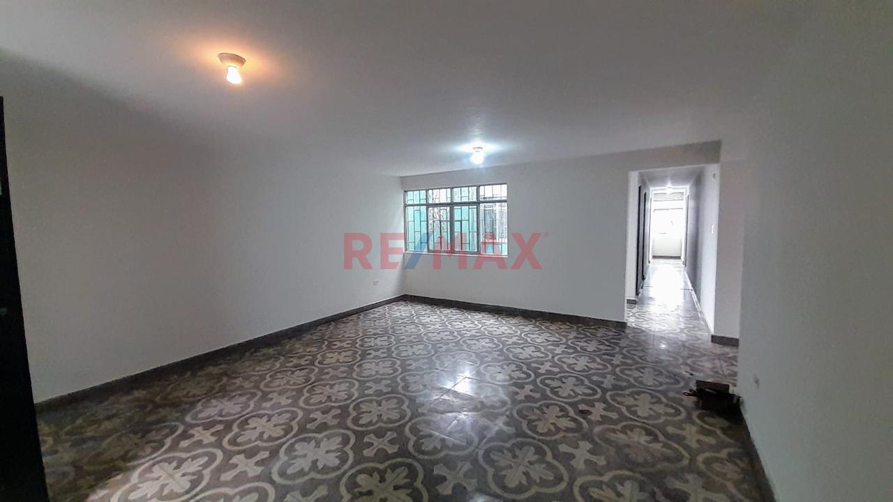 Venta De Amplio Departamento En Urb. El Naranjal – San Martín De Porres - 6