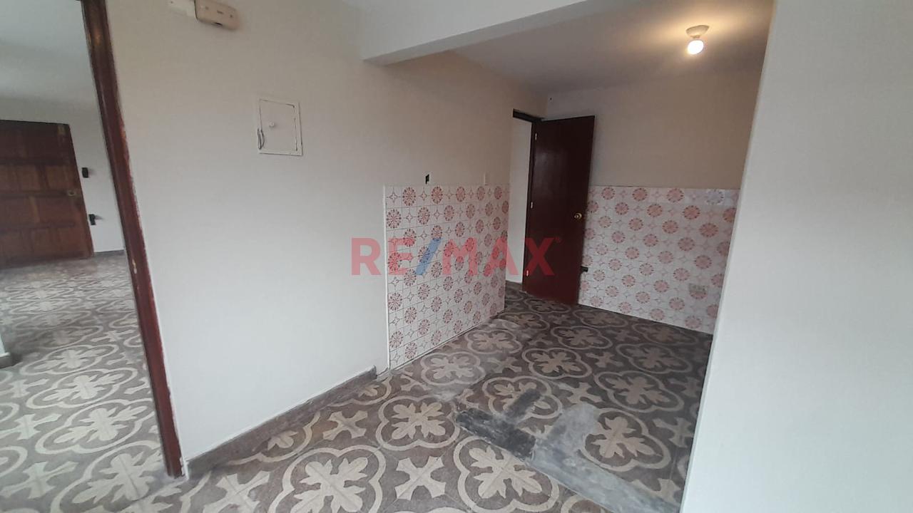 Venta De Amplio Departamento En Urb. El Naranjal – San Martín De Porres - 18