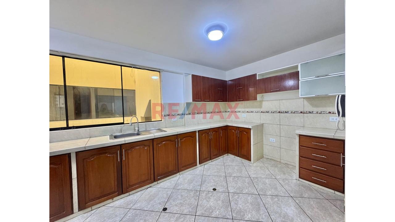 Venta Departamento Urb Los Jardines Del Golf 2Do Piso Con Ascensor Y Cochera Frente Parque - 6