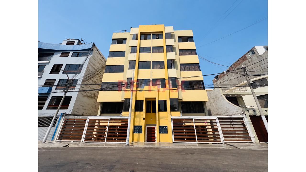 Venta Departamento Urb Los Jardines Del Golf 2Do Piso Con Ascensor Y Cochera Frente Parque