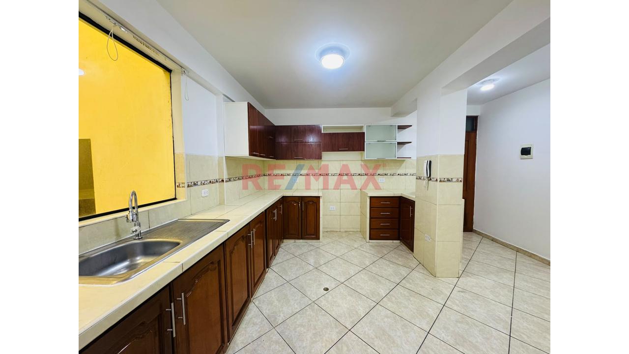Venta Departamento Urb Los Jardines Del Golf 2Do Piso Con Ascensor Y Cochera Frente Parque - 5