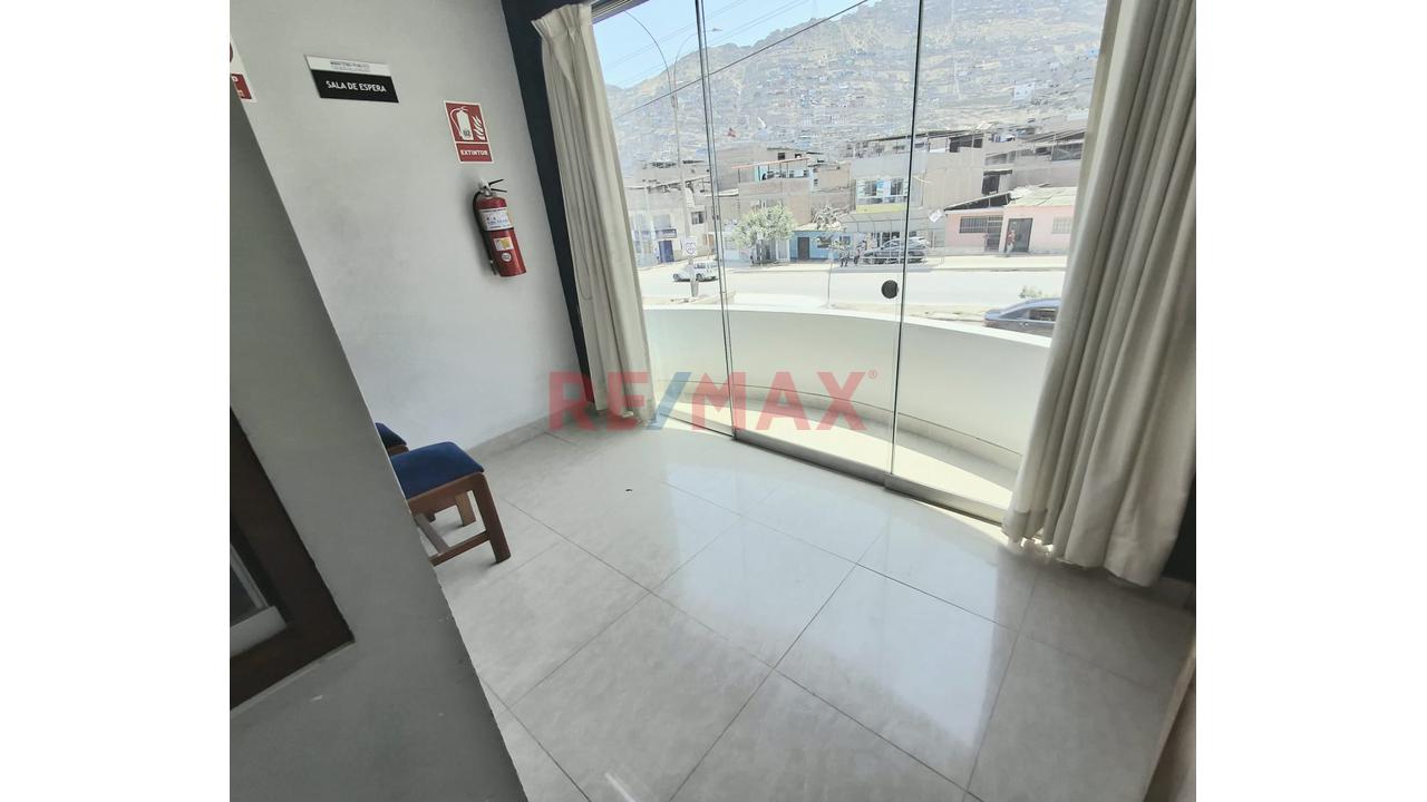 Vendo Amplio Local Comercial De 470M² En Vmt | 3 Pisos Mas Azotea - 8