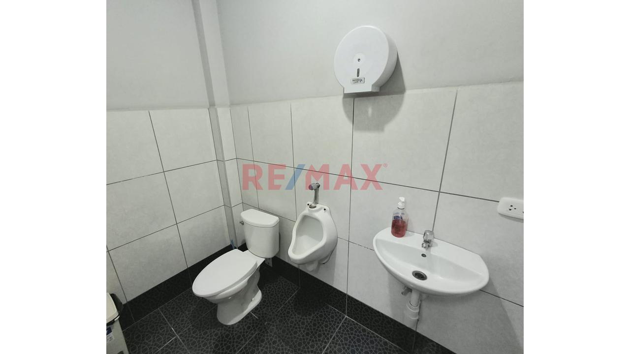 Vendo Amplio Local Comercial De 470M² En Vmt | 3 Pisos Mas Azotea - 15