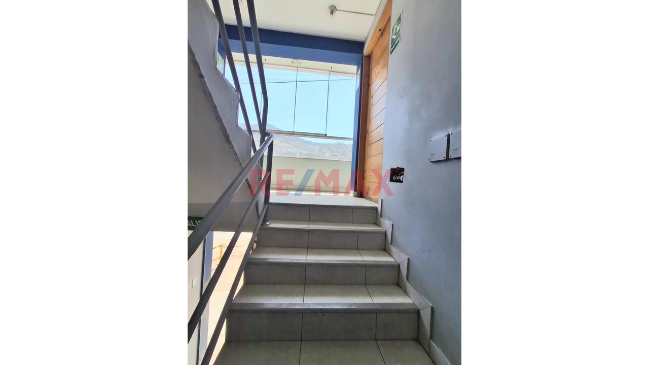 Vendo Amplio Local Comercial De 470M² En Vmt | 3 Pisos Mas Azotea - 16