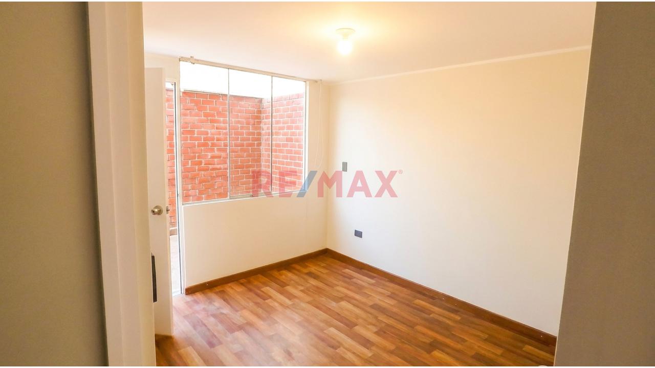 ¡Vive En Primer Piso Con Patios Propios! Departamento De 3 Dormitorios Y Cochera En Cerro Colorado! - 7