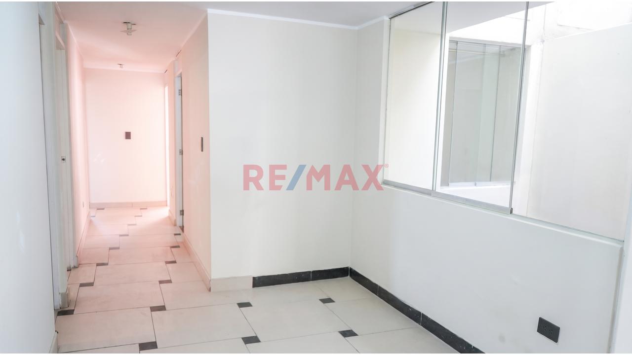 ¡Vive En Primer Piso Con Patios Propios! Departamento De 3 Dormitorios Y Cochera En Cerro Colorado! - 10
