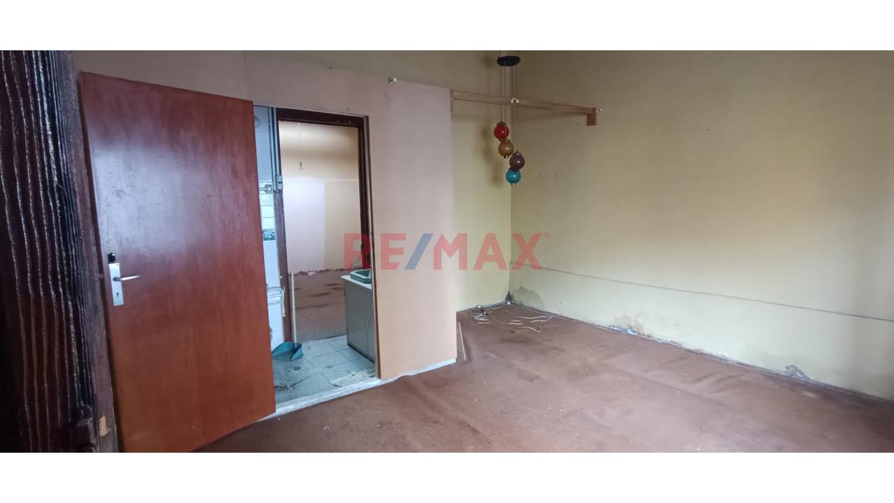 Venta De Casa Como Terreno - Centro De Ilo - 2
