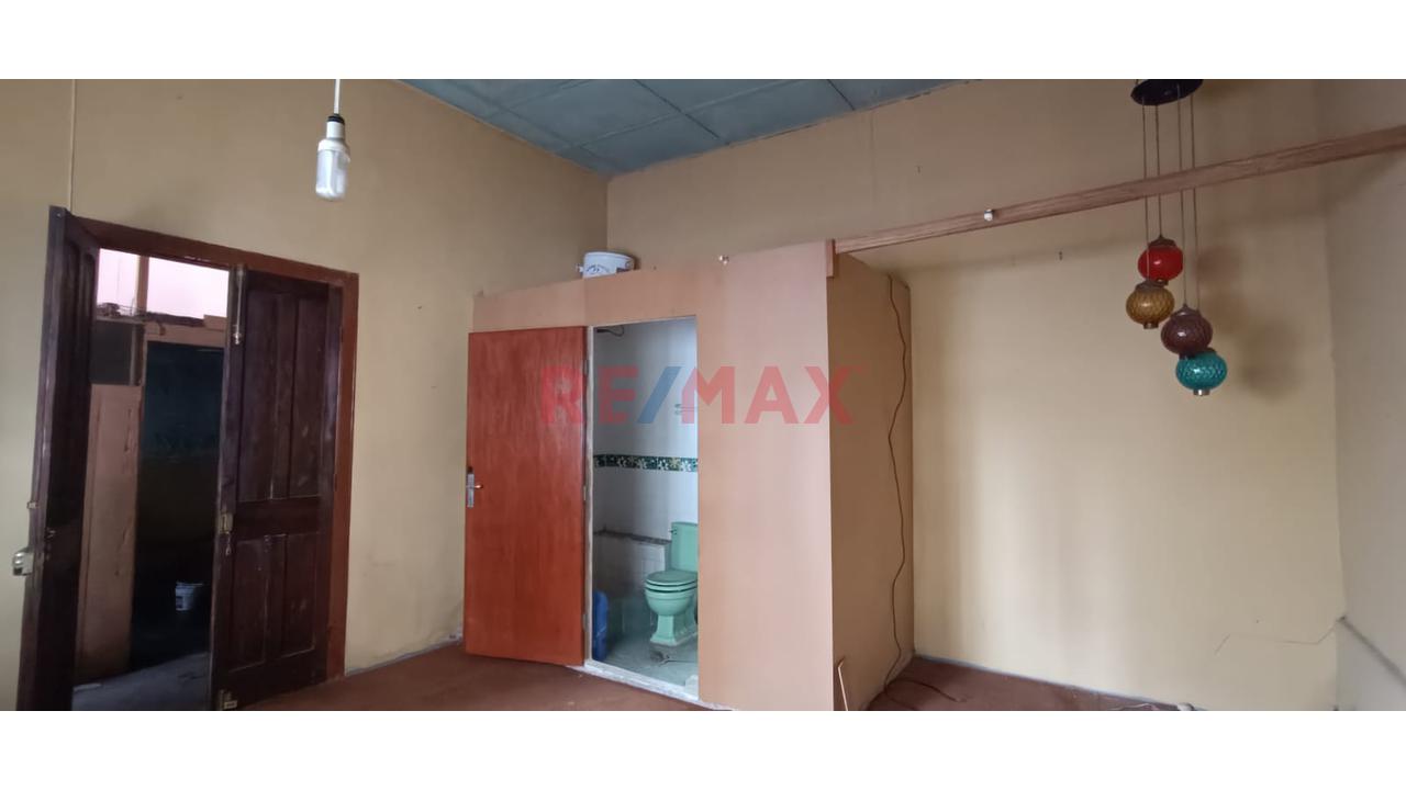 Venta De Casa Como Terreno - Centro De Ilo - 3