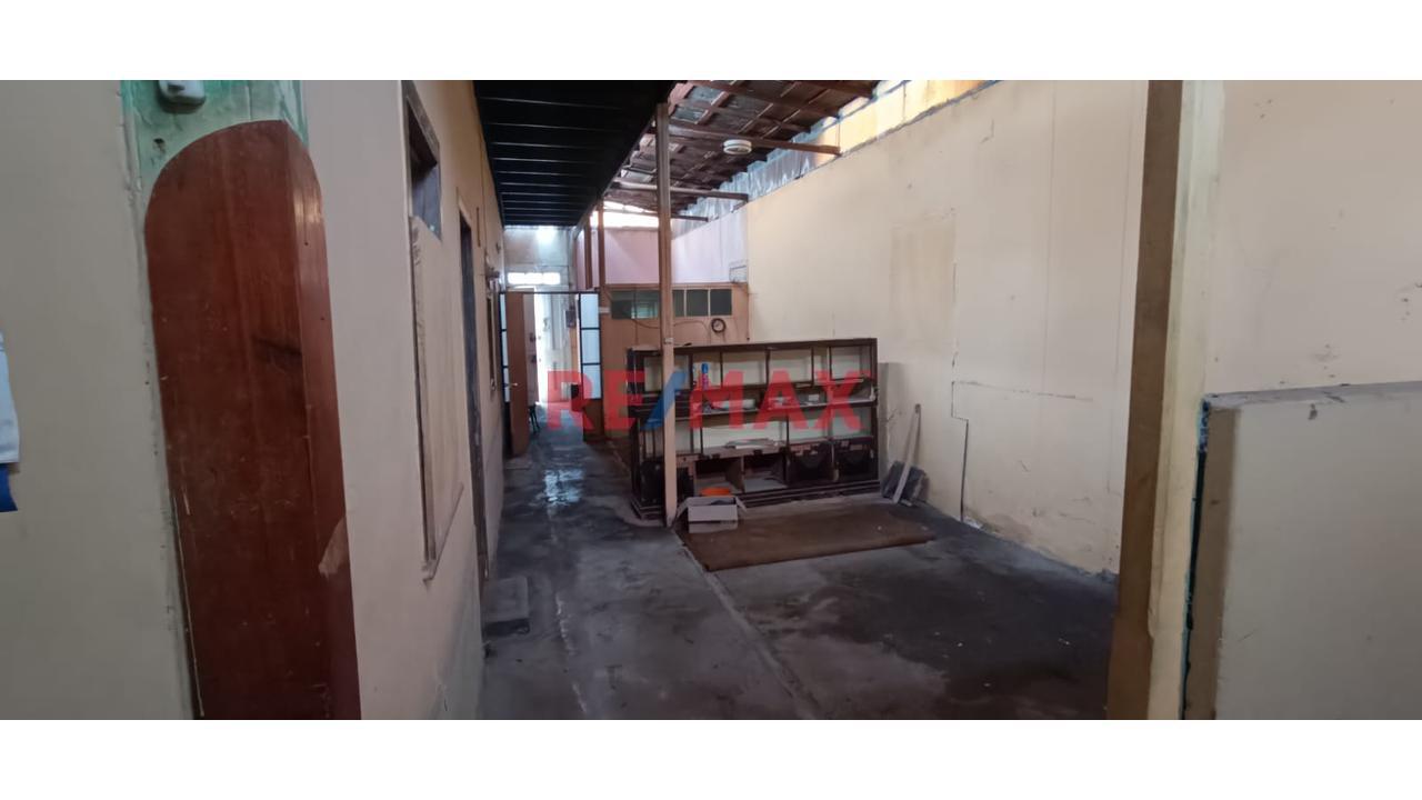 Venta De Casa Como Terreno - Centro De Ilo