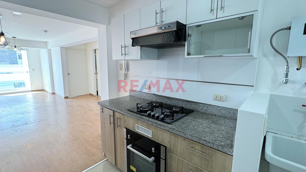 Alquiler De Departamento - Surquilo Límite Con San Isidro - 8