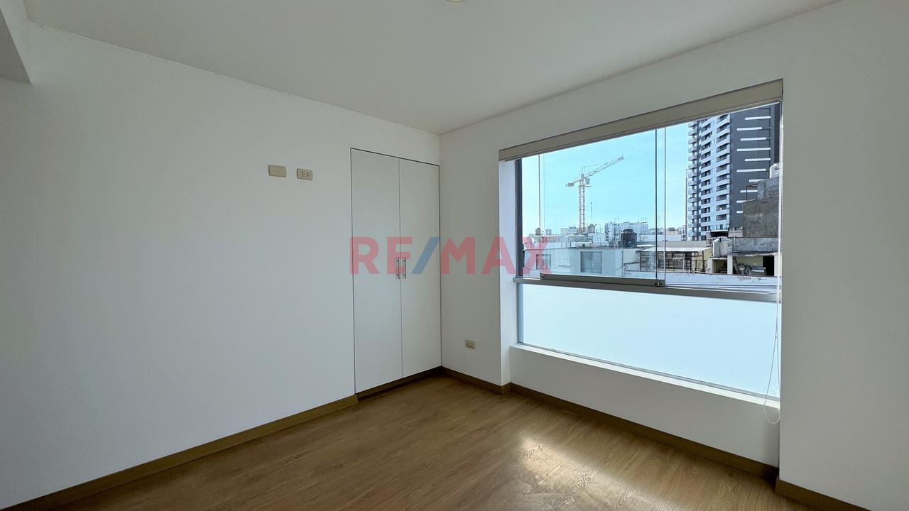 Alquiler De Departamento - Surquilo Límite Con San Isidro - 16