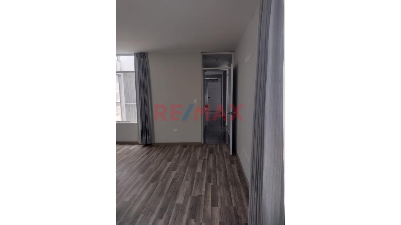 Se Alquila Bonito Y Comodo Departamento De Estreno — foto 4