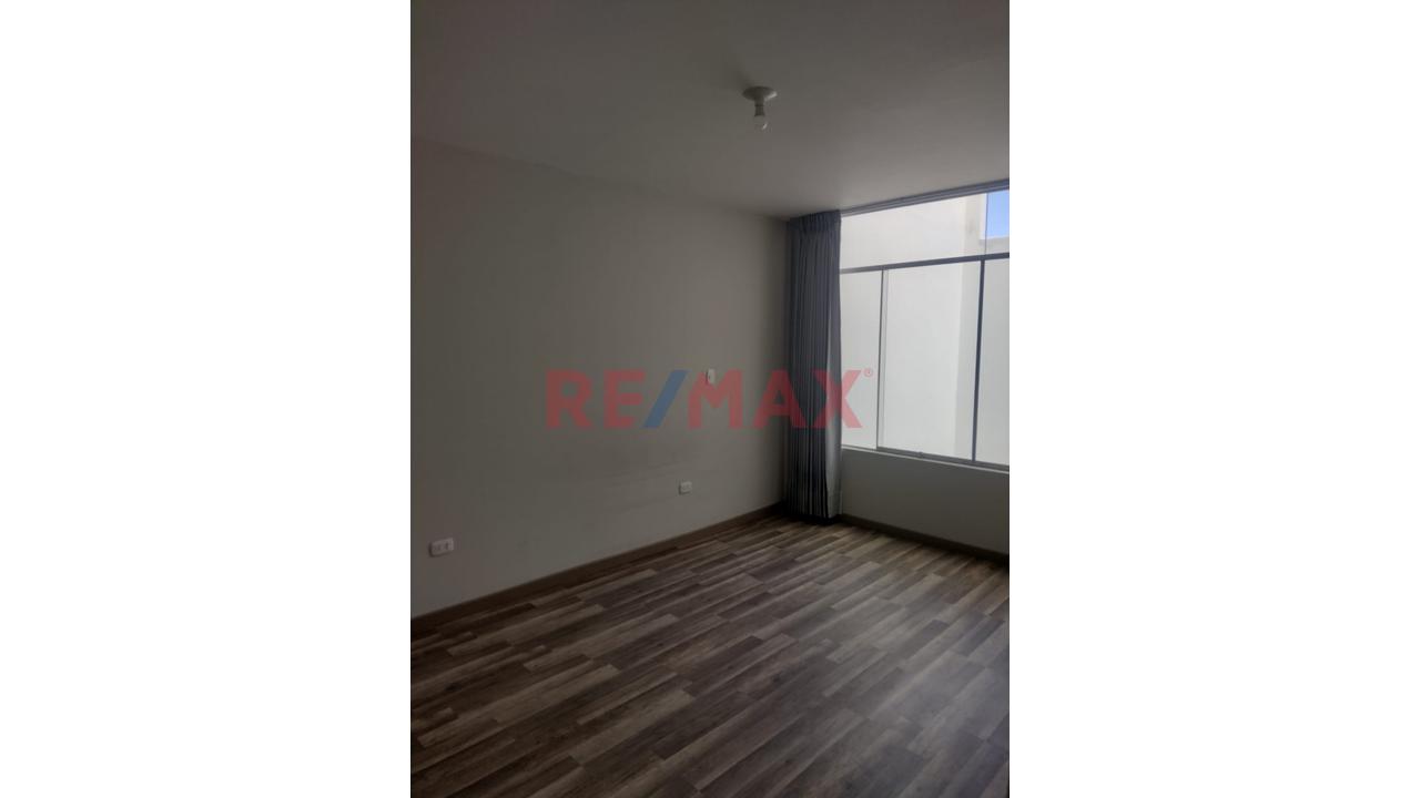 Se Alquila Bonito Y Comodo Departamento De Estreno — foto 14
